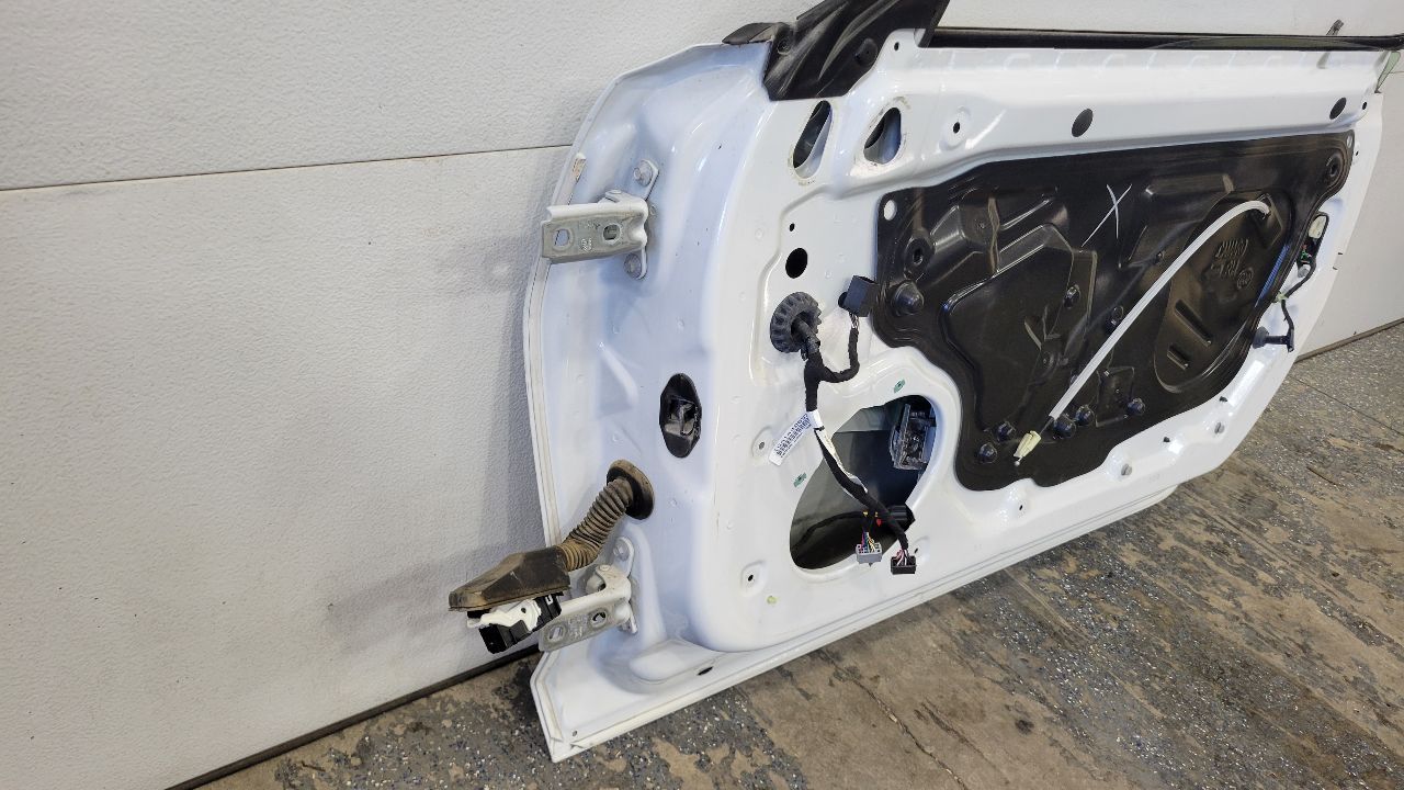 2019 CAMARO RH FRONT DOOR SUMMIT WHITE 000 GAZ 30642 - image 13