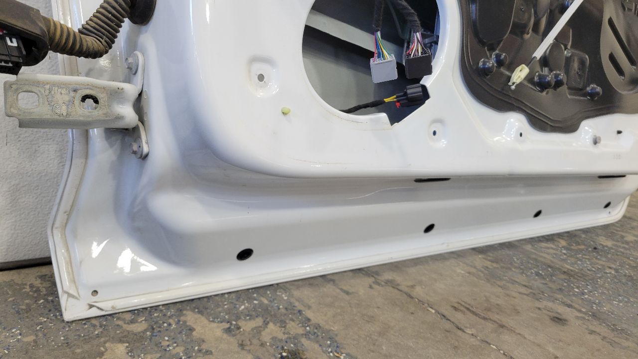 2019 CAMARO RH FRONT DOOR SUMMIT WHITE 000 GAZ 30642 - image 18
