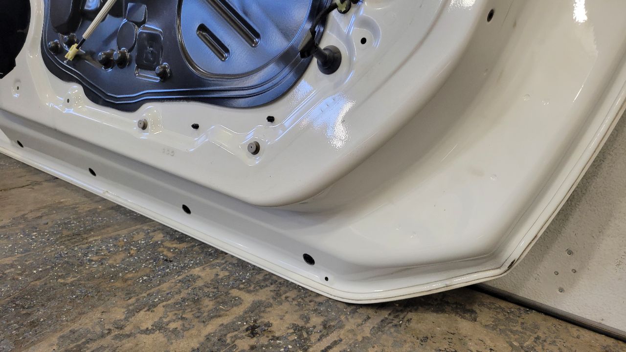 2019 CAMARO RH FRONT DOOR SUMMIT WHITE 000 GAZ 30642 - image 17