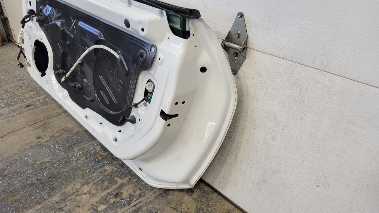 2019 CAMARO RH FRONT DOOR SUMMIT WHITE 000 GAZ 30642 - image 16