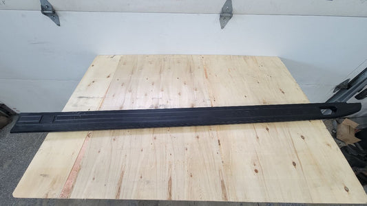 2019 SILVRDO15 LH DRIVER BED RAIL TRIM CHEVY 5'8" 30654 - image 1