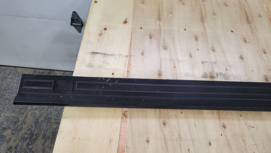 2019 SILVRDO15 LH DRIVER BED RAIL TRIM CHEVY 5'8" 30654 - image 2