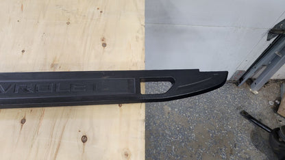 2019 SILVRDO15 LH DRIVER BED RAIL TRIM CHEVY 5'8" 30654 - image 4