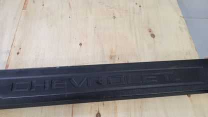 2019 SILVRDO15 LH DRIVER BED RAIL TRIM CHEVY 5'8" 30654 - image 5