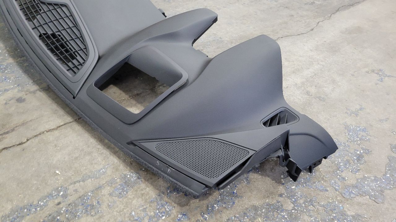 2019 CAMARO UPPER DASH PANEL W/HUD CUTOUT & BAG 30672 - image 4