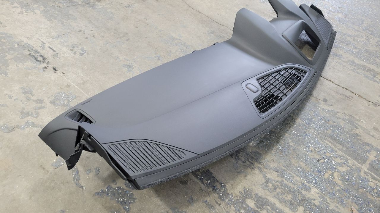 2019 CAMARO UPPER DASH PANEL W/HUD CUTOUT & BAG 30672 - image 7