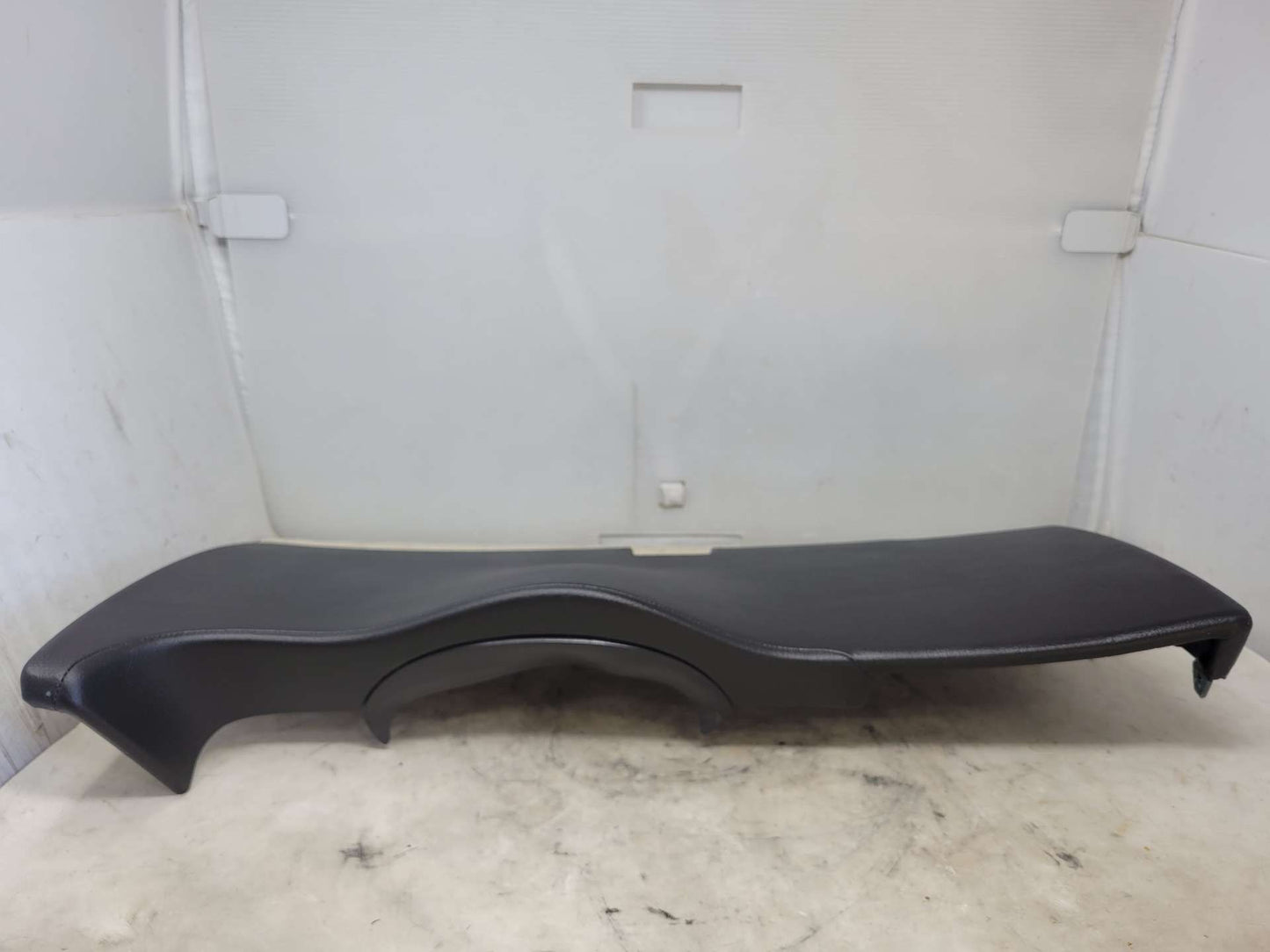 2019 ESCALAESV LH DRIVER KNEE BOLSTER BLACK TRIM 306 - image 4