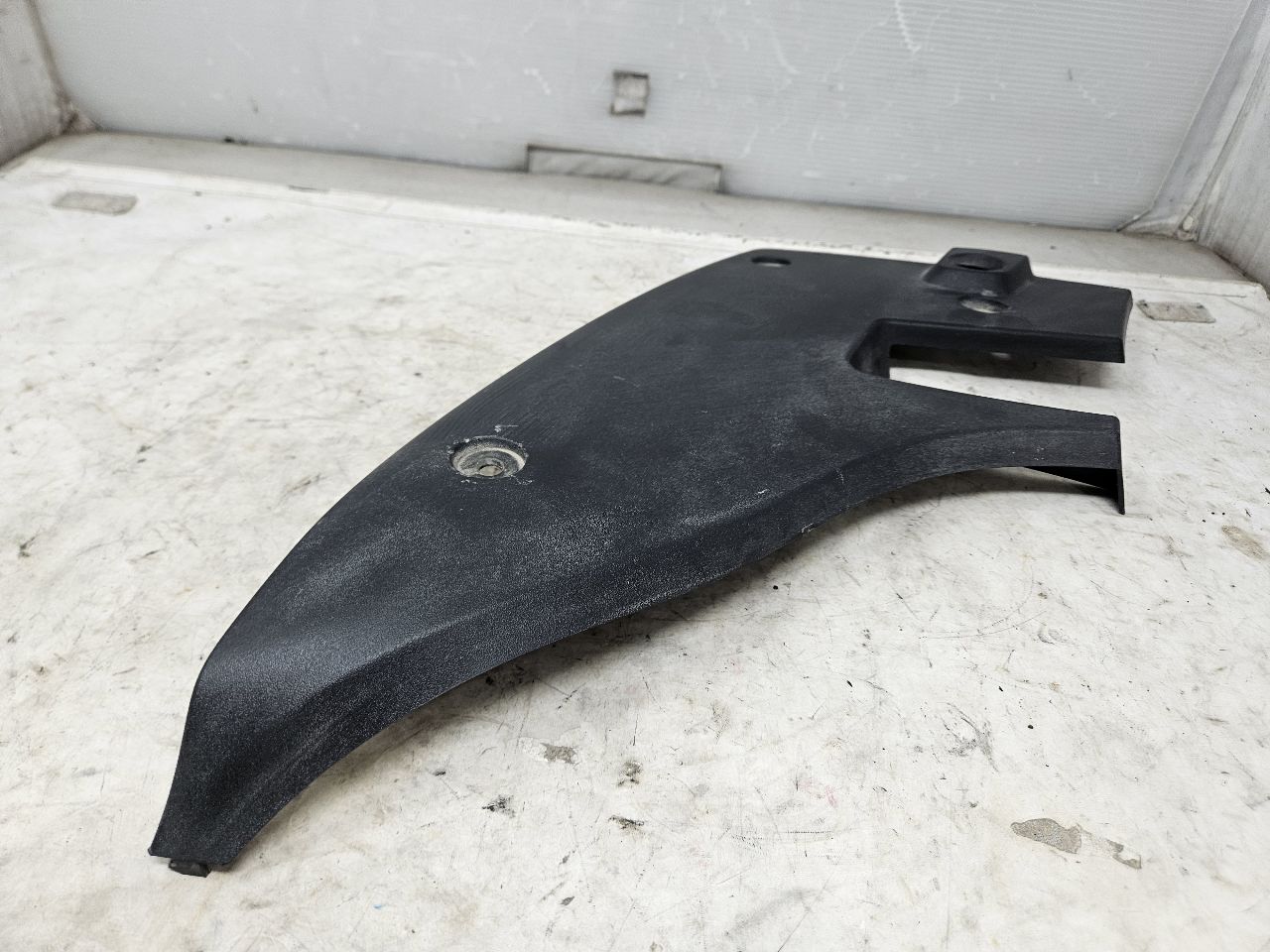 2019 CAMARO LH TAIL LAMP COVER FILLER PANEL 30718 - image 3