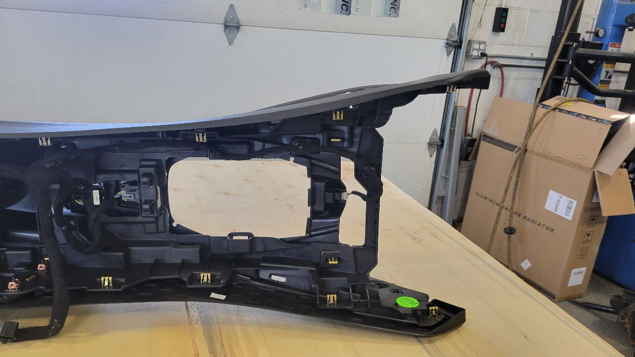 2019 CAMARO CENTER CONSOLE BLACK MANUAL TRANS 30726 - image 14