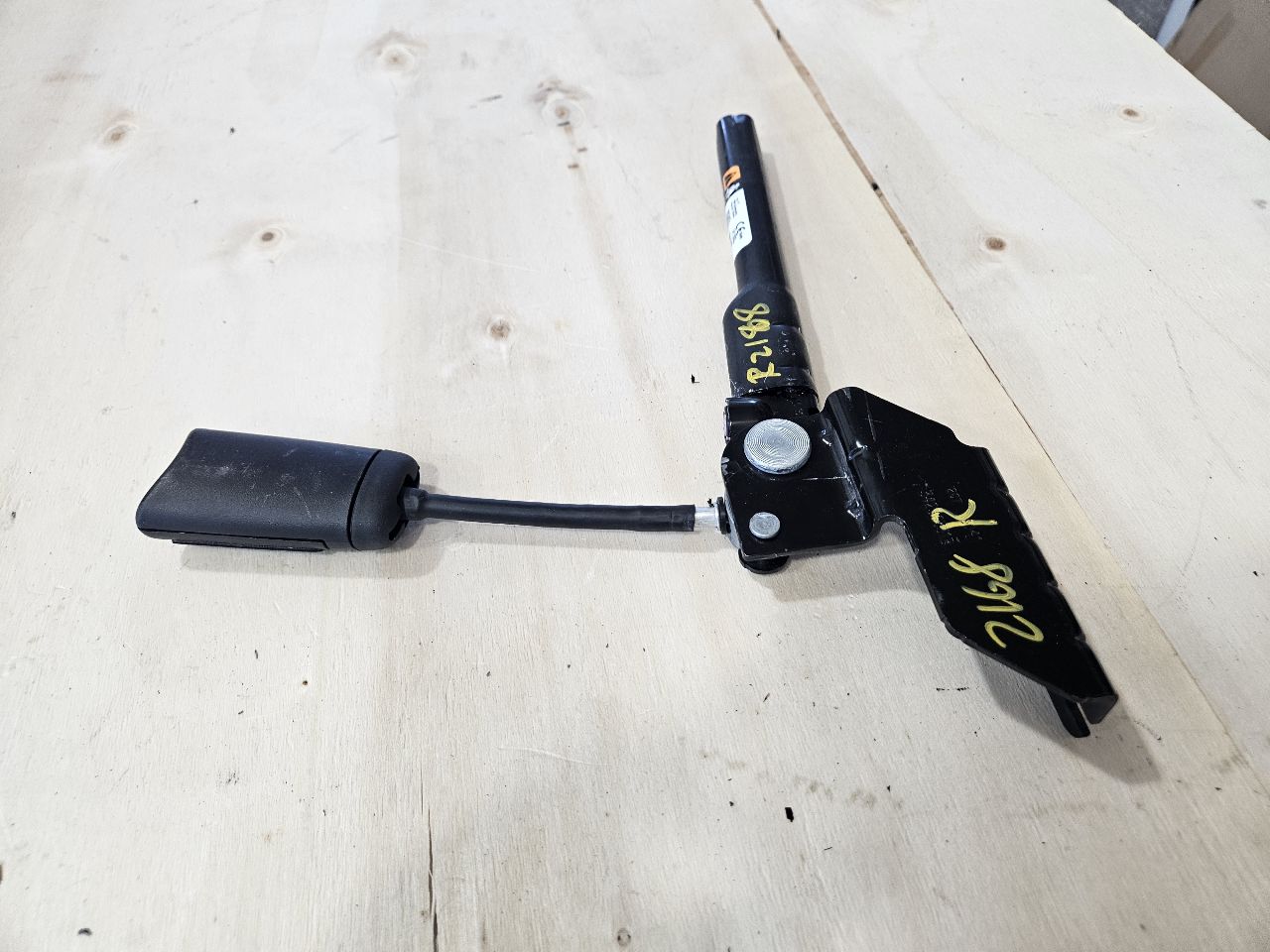 2019 SIERRA150 PASSENGER SEATBELT TENSIONER BLACK 30768 - image 2