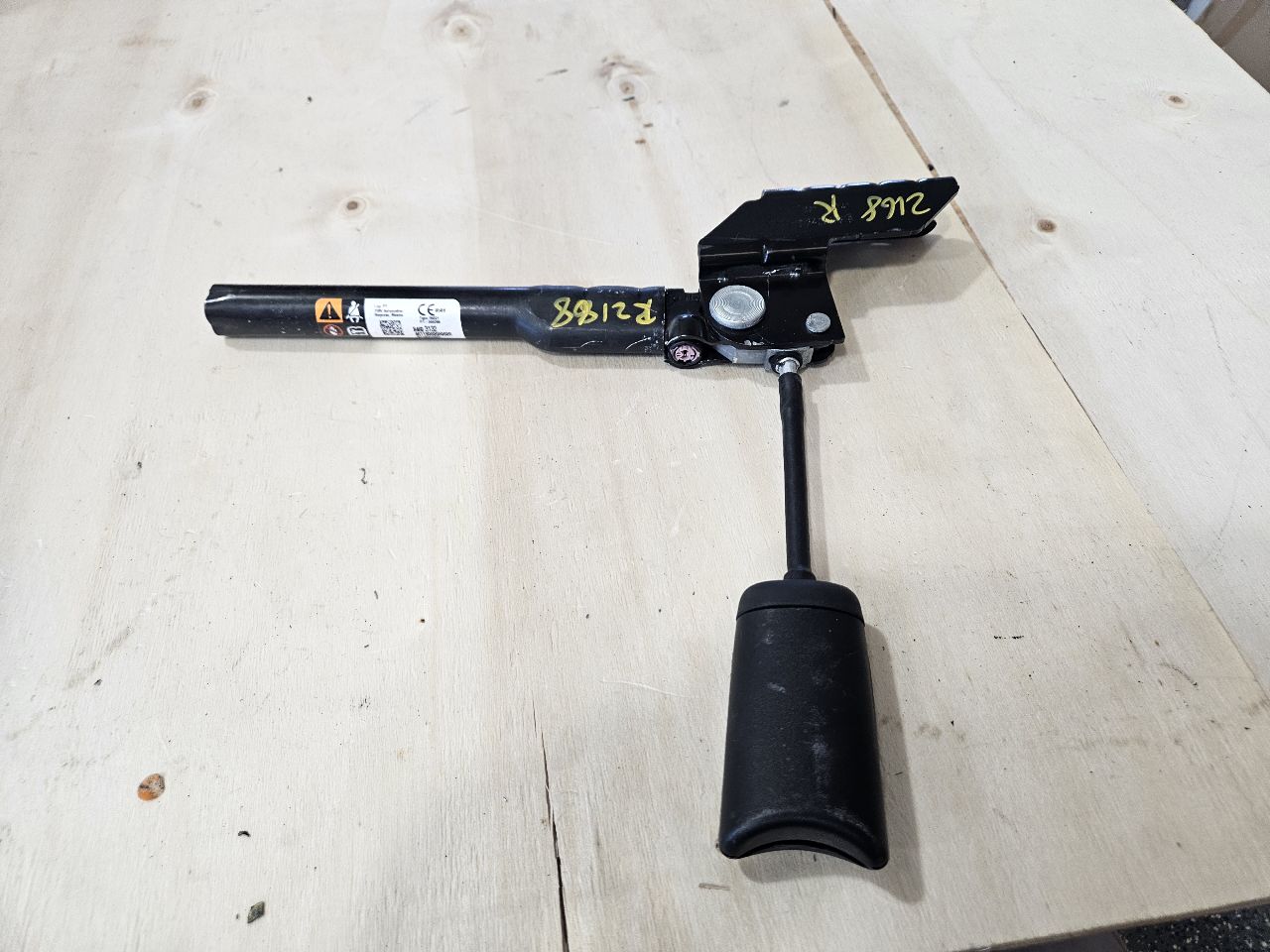 2019 SIERRA150 PASSENGER SEATBELT TENSIONER BLACK 30768 - image 5