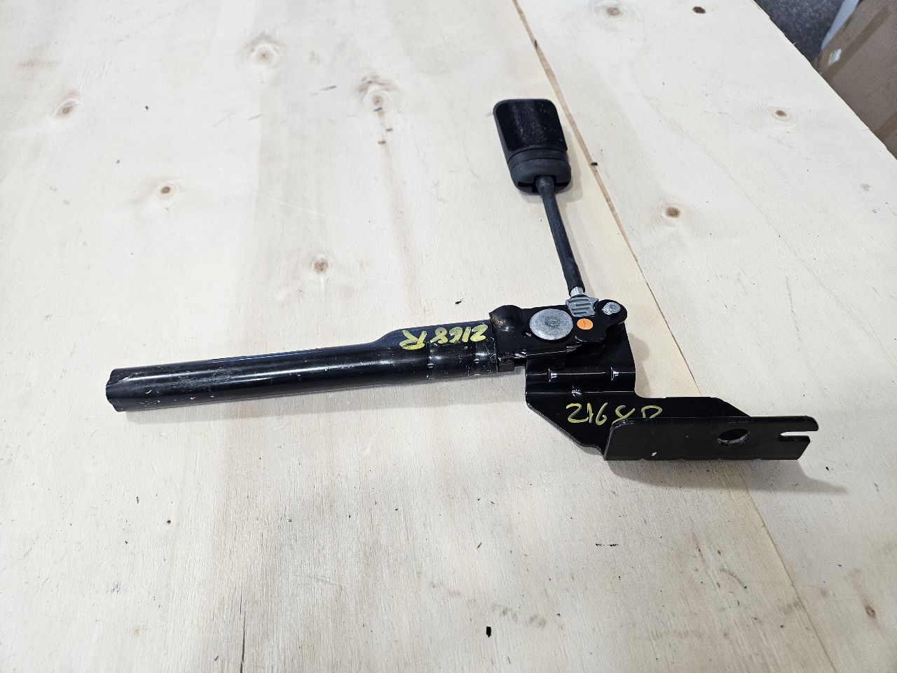 2019 SIERRA150 PASSENGER SEATBELT TENSIONER BLACK 30768 - image 7