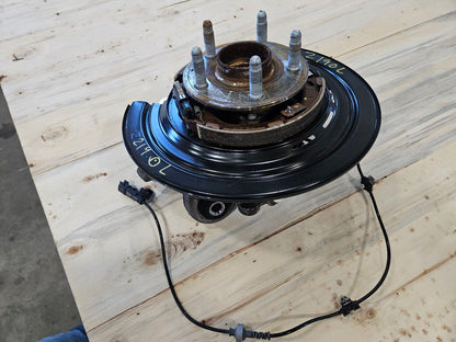 2019 CAMARO LH DRIVER REAR SPINDLE HUB SS 1LE 30790 - image 5