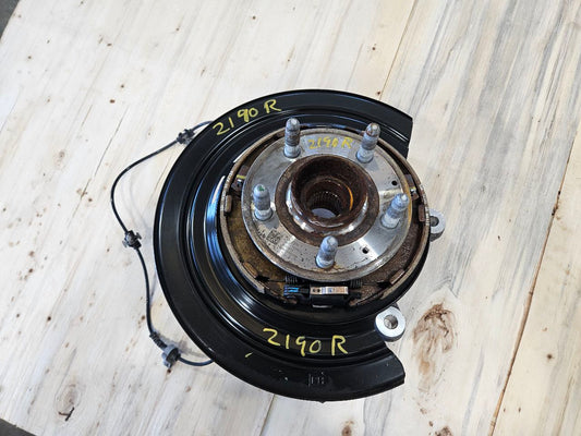 2019 CAMARO RH PASSENGER REAR SPINDLE W/HUB 28K 30791 - image 1