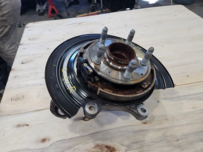 2019 CAMARO RH PASSENGER REAR SPINDLE W/HUB 28K 30791 - image 4