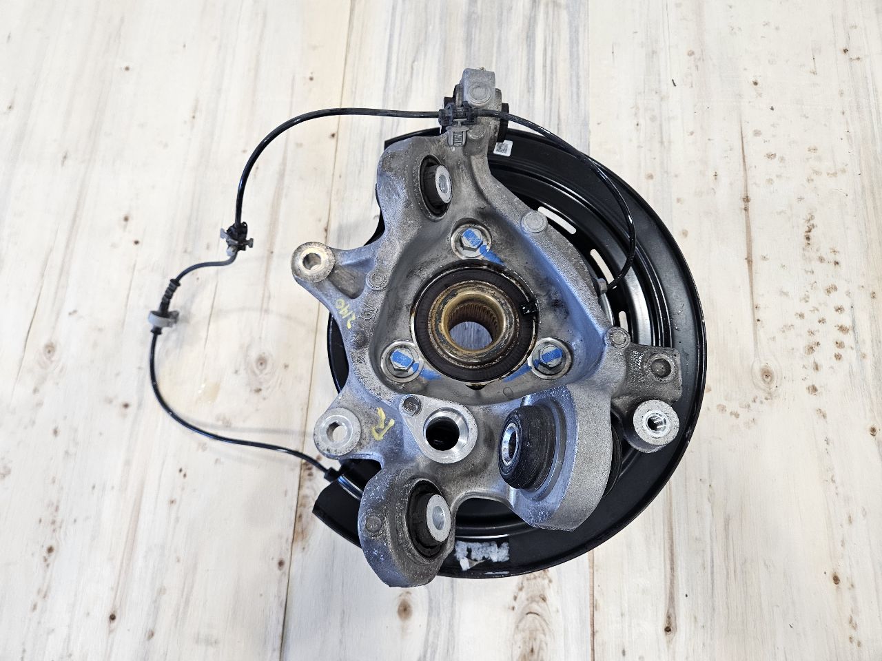2019 CAMARO RH PASSENGER REAR SPINDLE W/HUB 28K 30791 - image 7