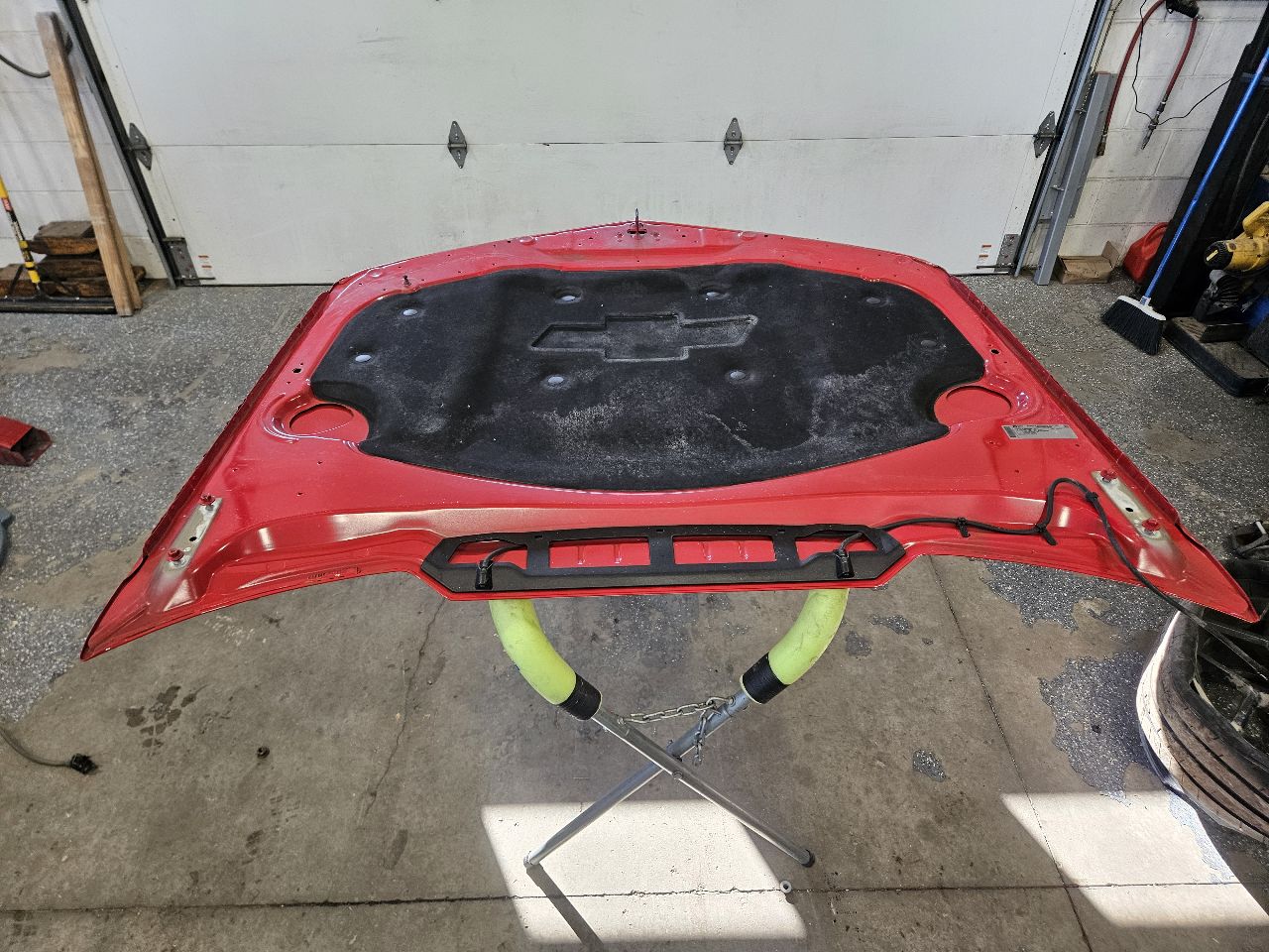 2013 CAMARO HOOD VICTORY RED GCN 1 TINY DING 2P0 30826 - image 11