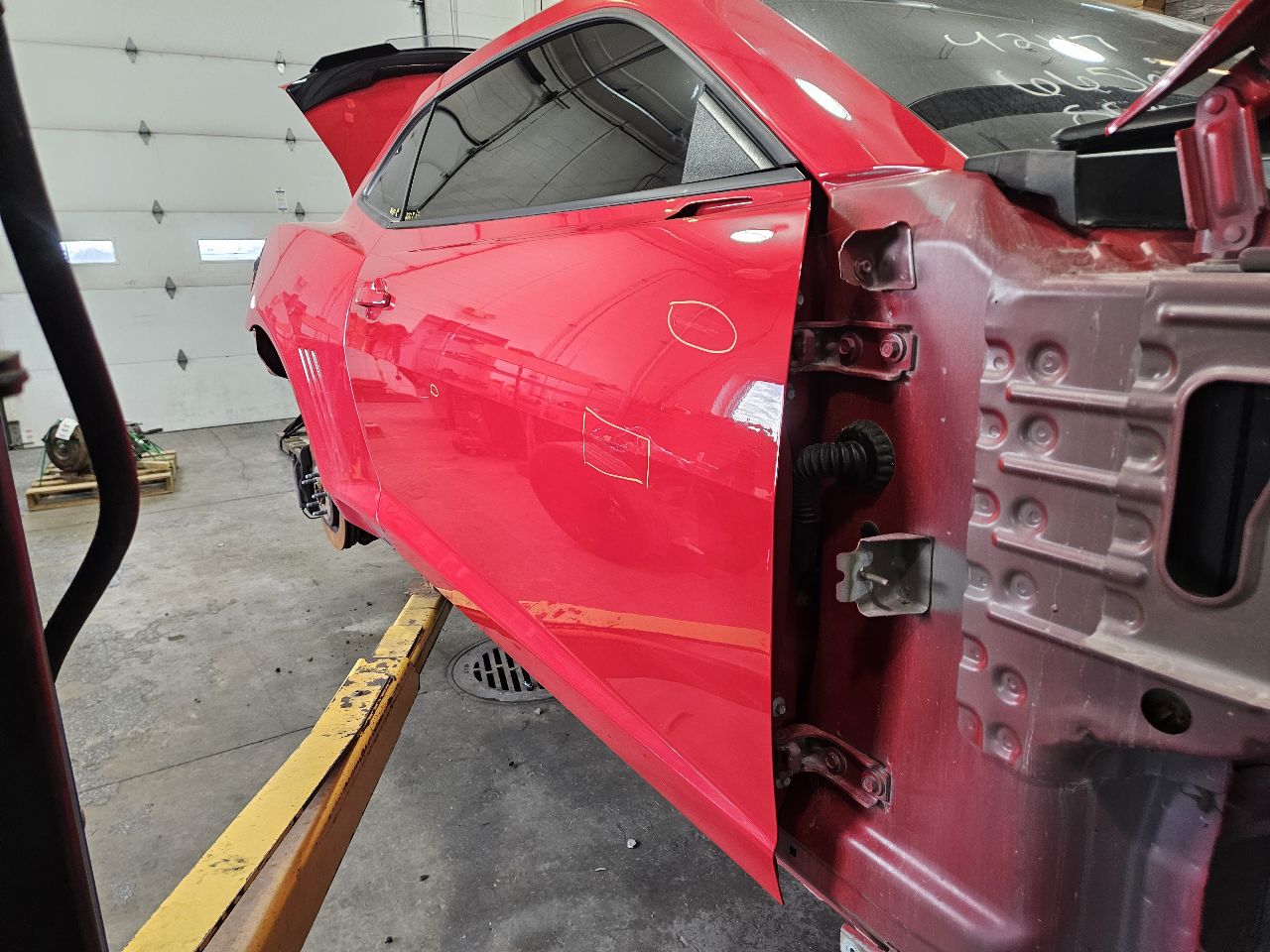 2013 CAMARO RH DOOR RED GCN COUPLE PARKING DINGS 30827 - image 15
