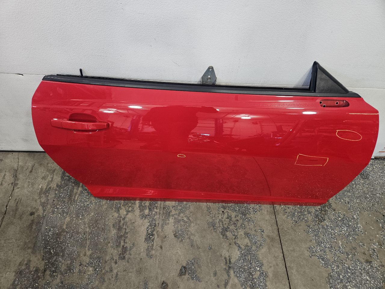 2013 CAMARO RH DOOR RED GCN COUPLE PARKING DINGS 30827 - image 4