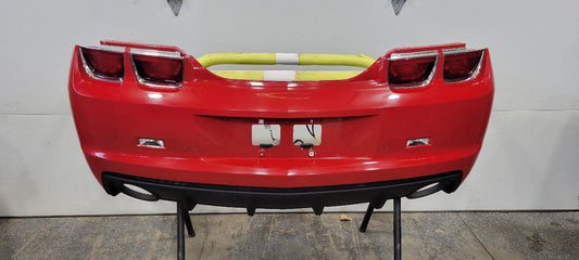 2013 CAMARO REAR BUMPER RED GCN 1S1 SCUFF W/LIGH 30861 - image 1