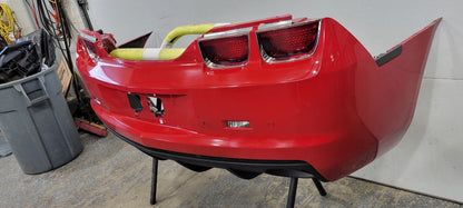 2013 CAMARO REAR BUMPER RED GCN 1S1 SCUFF W/LIGH 30861 - image 3