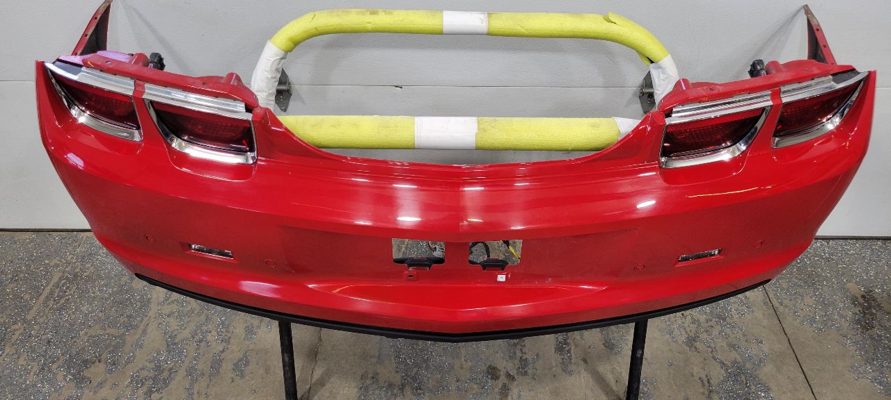 2013 CAMARO REAR BUMPER RED GCN 1S1 SCUFF W/LIGH 30861 - image 10
