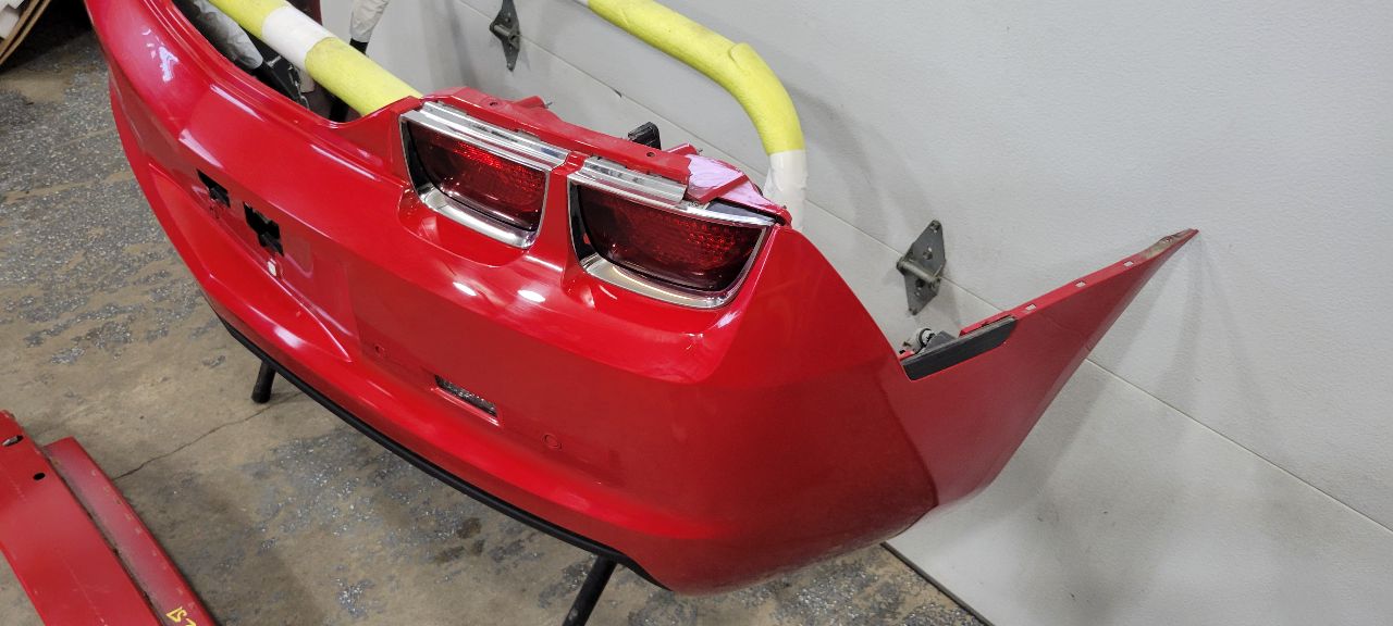 2013 CAMARO REAR BUMPER RED GCN 1S1 SCUFF W/LIGH 30861 - image 11