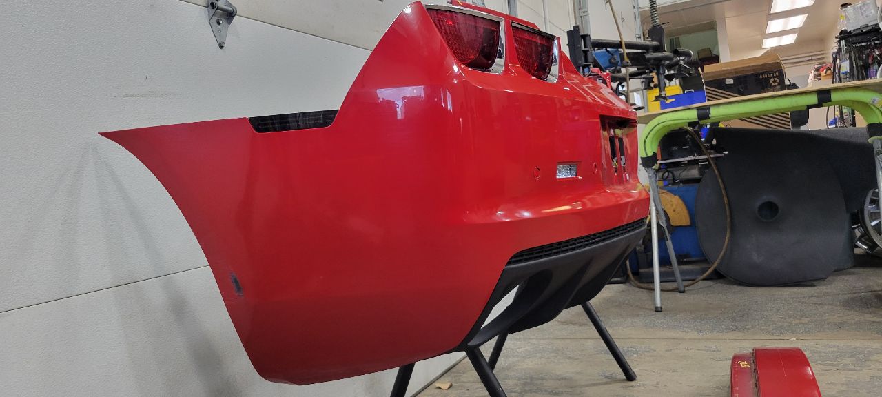 2013 CAMARO REAR BUMPER RED GCN 1S1 SCUFF W/LIGH 30861 - image 15