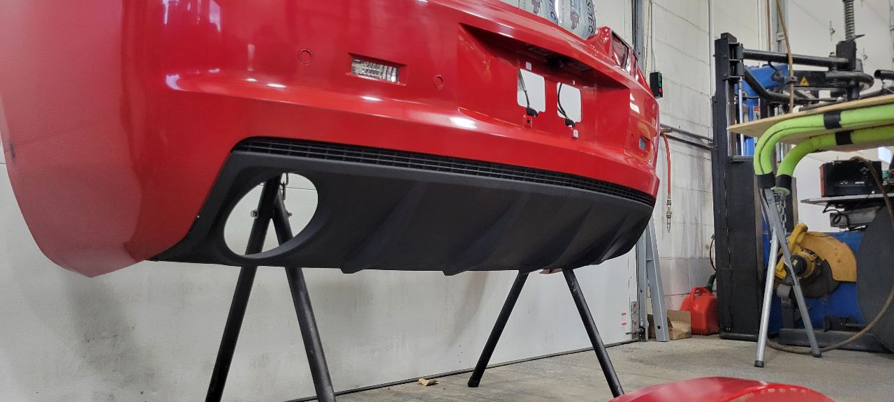 2013 CAMARO REAR BUMPER RED GCN 1S1 SCUFF W/LIGH 30861 - image 18