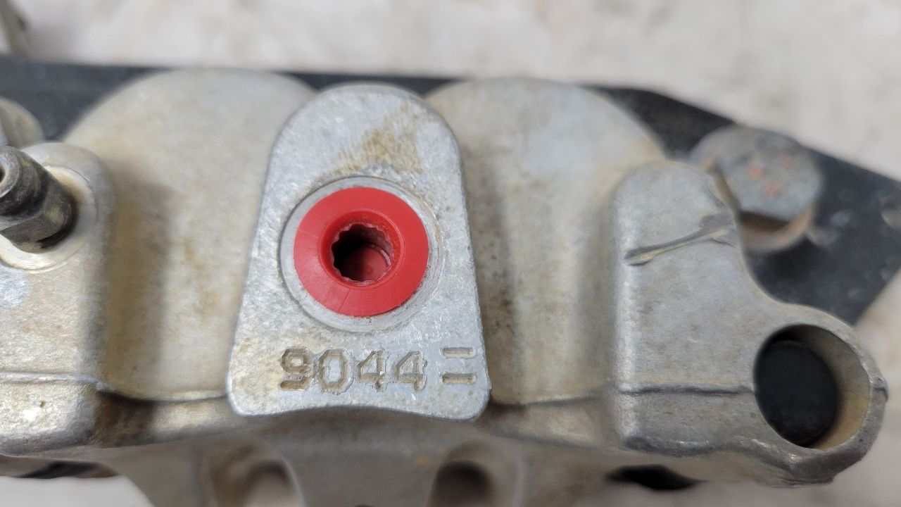 2019 POLUTV FRONT RH BRAKE CALIPER & BRACKET 30896 - image 11