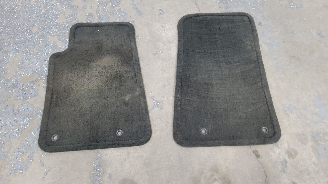 2013 CAMARO OEM FRONT FLOOR MATS BLACK CARPET 30901 - image 2