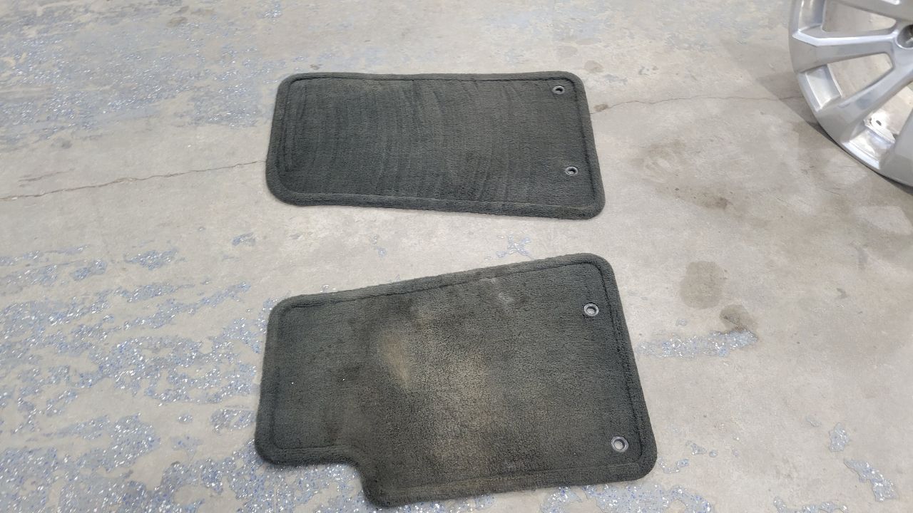 2013 CAMARO OEM FRONT FLOOR MATS BLACK CARPET 30901 - image 3