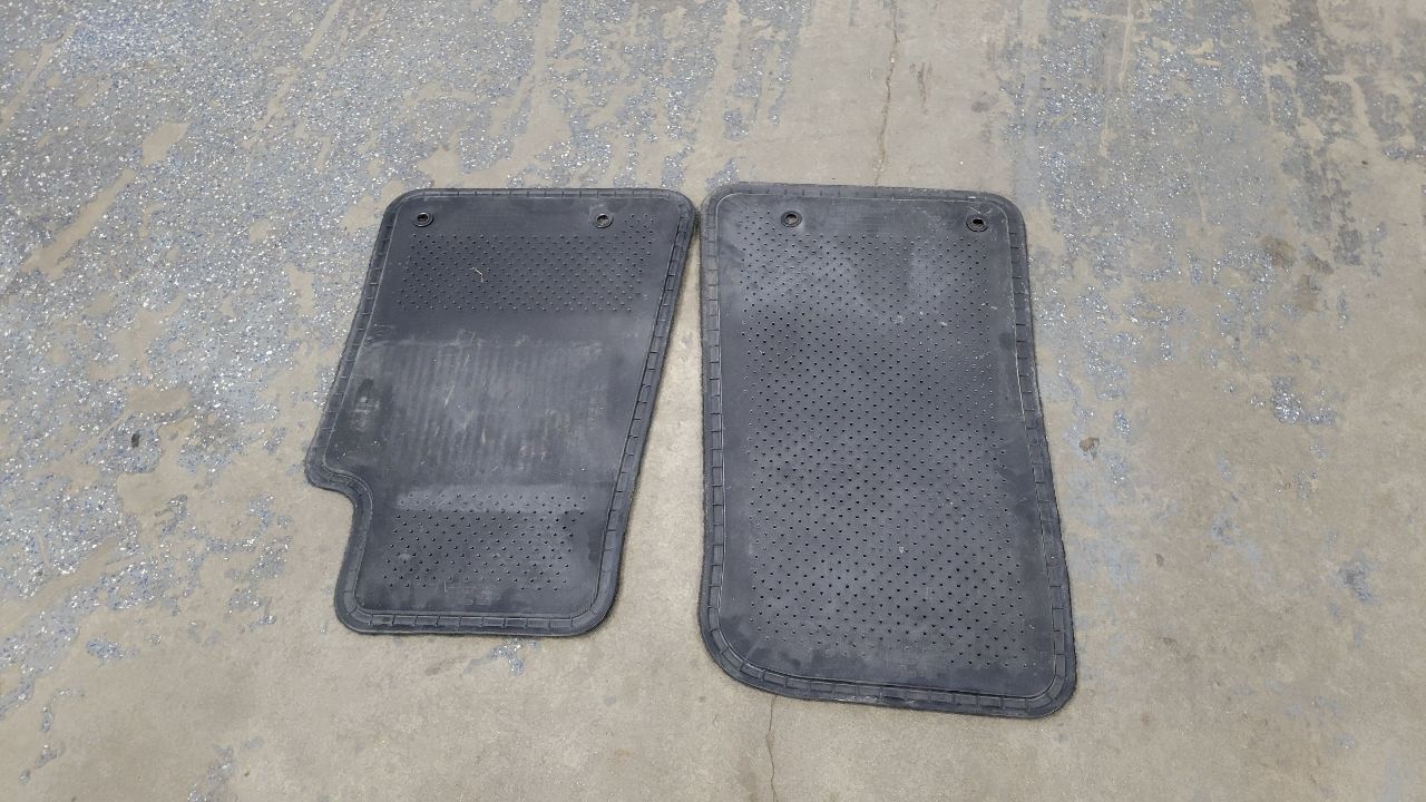 2013 CAMARO OEM FRONT FLOOR MATS BLACK CARPET 30901 - image 7