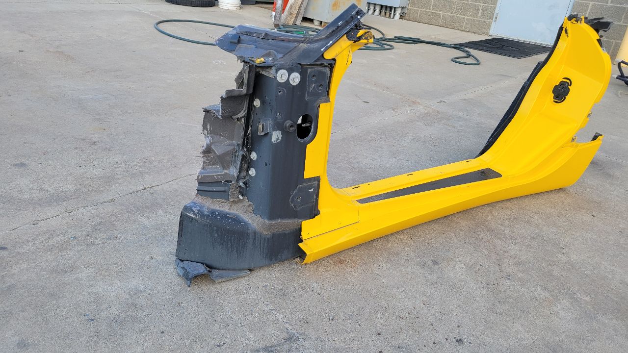 2000 CORVETTE LH ROCKER SIDE APERTURE YELLOW 30941 - image 7