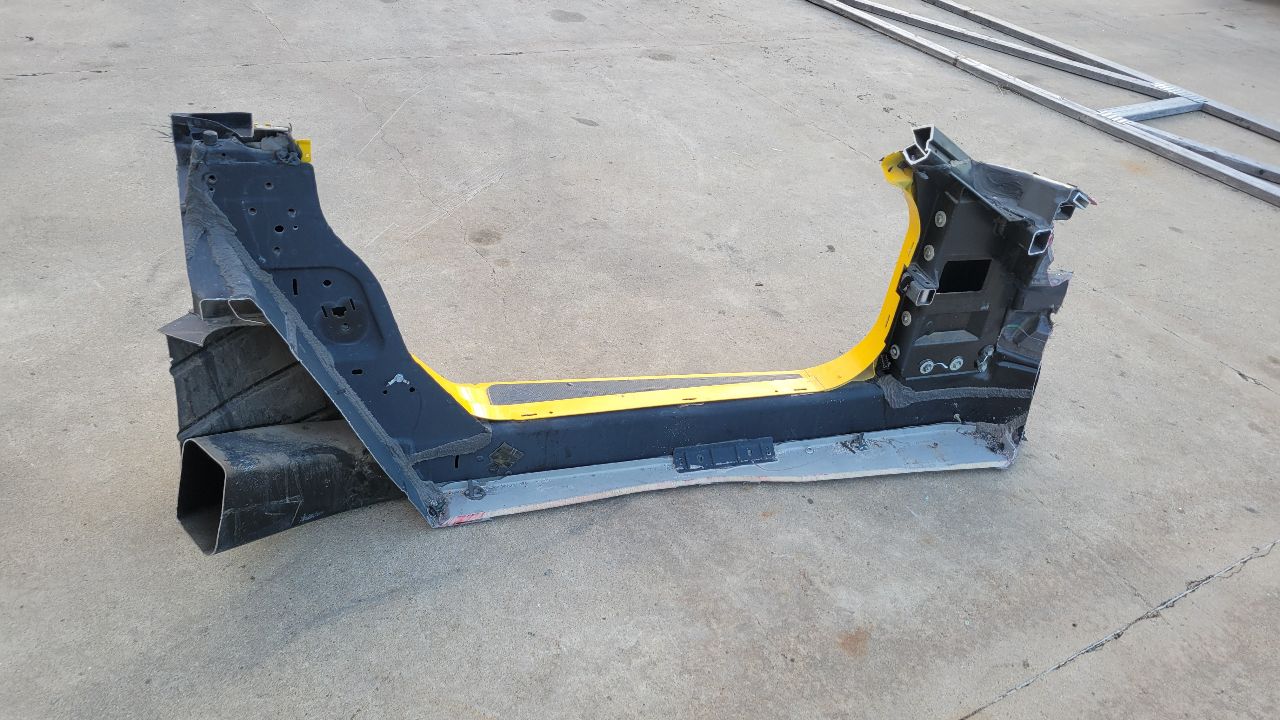 2000 CORVETTE LH ROCKER SIDE APERTURE YELLOW 30941 - image 9