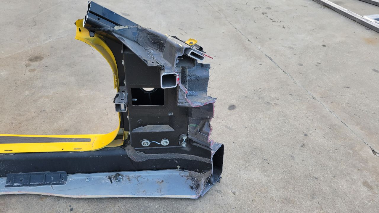 2000 CORVETTE LH ROCKER SIDE APERTURE YELLOW 30941 - image 10