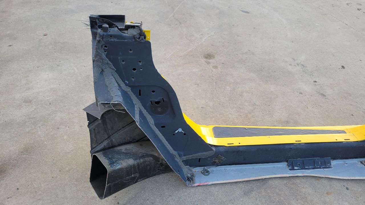 2000 CORVETTE LH ROCKER SIDE APERTURE YELLOW 30941 - image 11