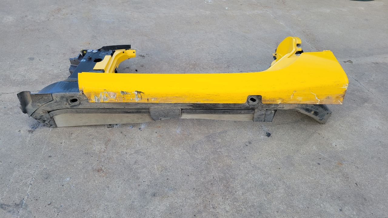 2000 CORVETTE LH ROCKER SIDE APERTURE YELLOW 30941 - image 12