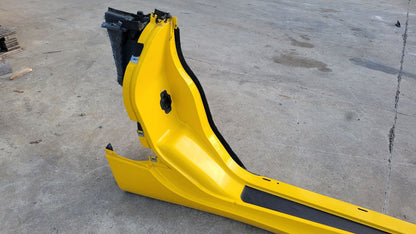 2000 CORVETTE RH ROCKER PANEL SIDE APERTURE YELLOW 30942 - image 4