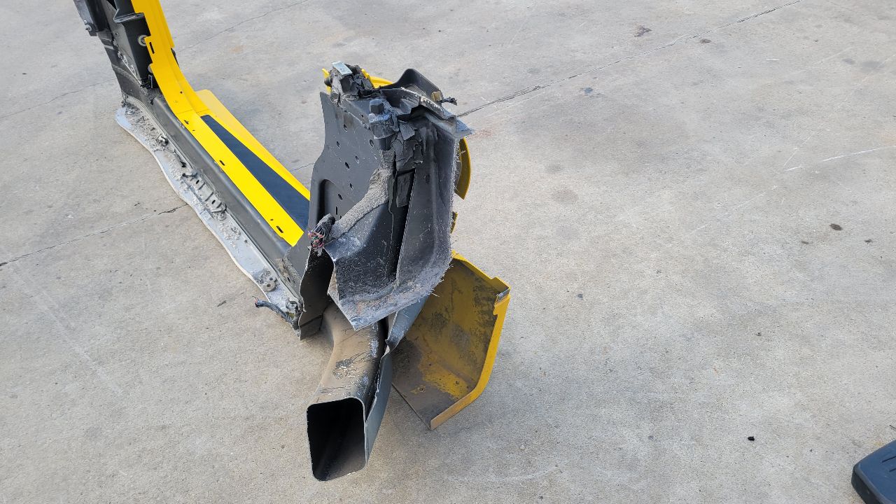 2000 CORVETTE RH ROCKER PANEL SIDE APERTURE YELLOW 30942 - image 10