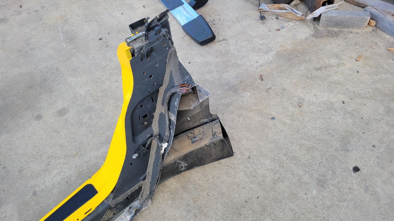 2000 CORVETTE RH ROCKER PANEL SIDE APERTURE YELLOW 30942 - image 12