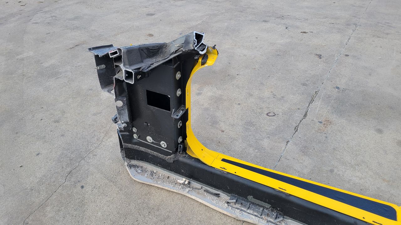 2000 CORVETTE RH ROCKER PANEL SIDE APERTURE YELLOW 30942 - image 14