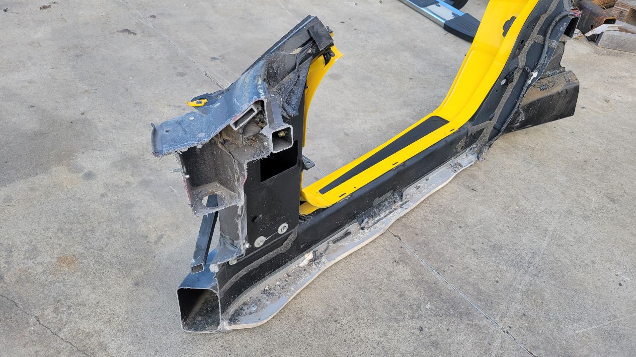 2000 CORVETTE RH ROCKER PANEL SIDE APERTURE YELLOW 30942 - image 15