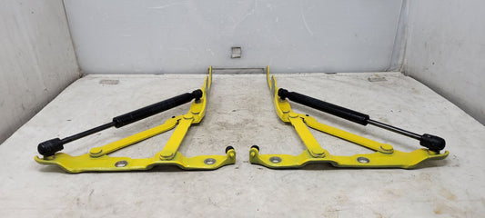2010 CAMARO TRUNK DECKLID HINGES PAIR LH RH YELL 30978 - image 1