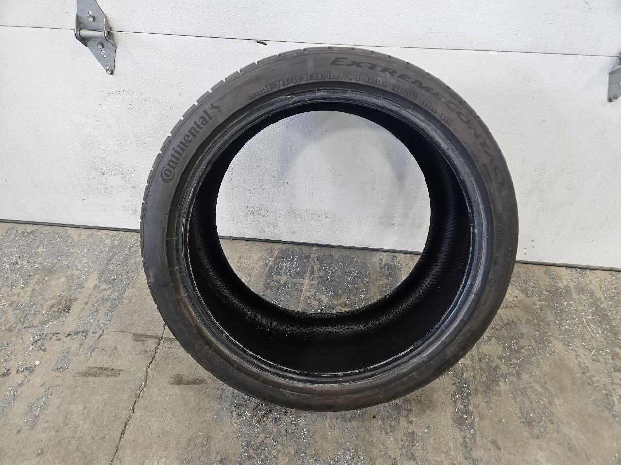 2018 CAMARO CONTINENTAL EXTREMECONTACT 305/30R20 31010 - image 1