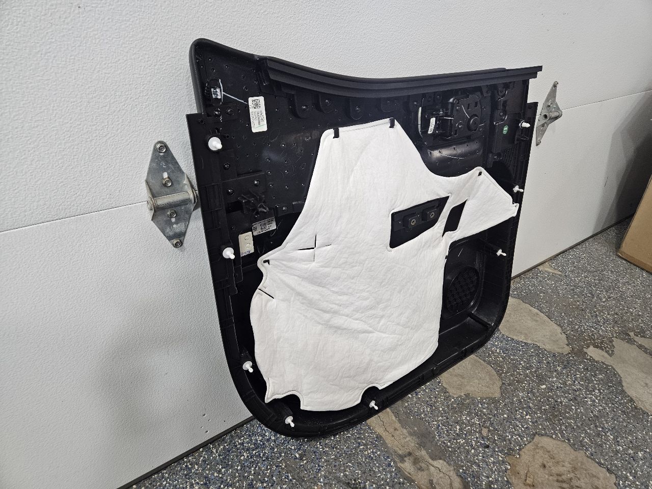 2020 SILVRDO15 REAR RH DOOR PANEL HIGH COUNTRY BLAC 31021 - image 7