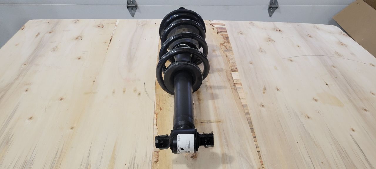 2020 SILVRDO15 FRONT STRUT 43K MILES 84721643 31034 - image 4