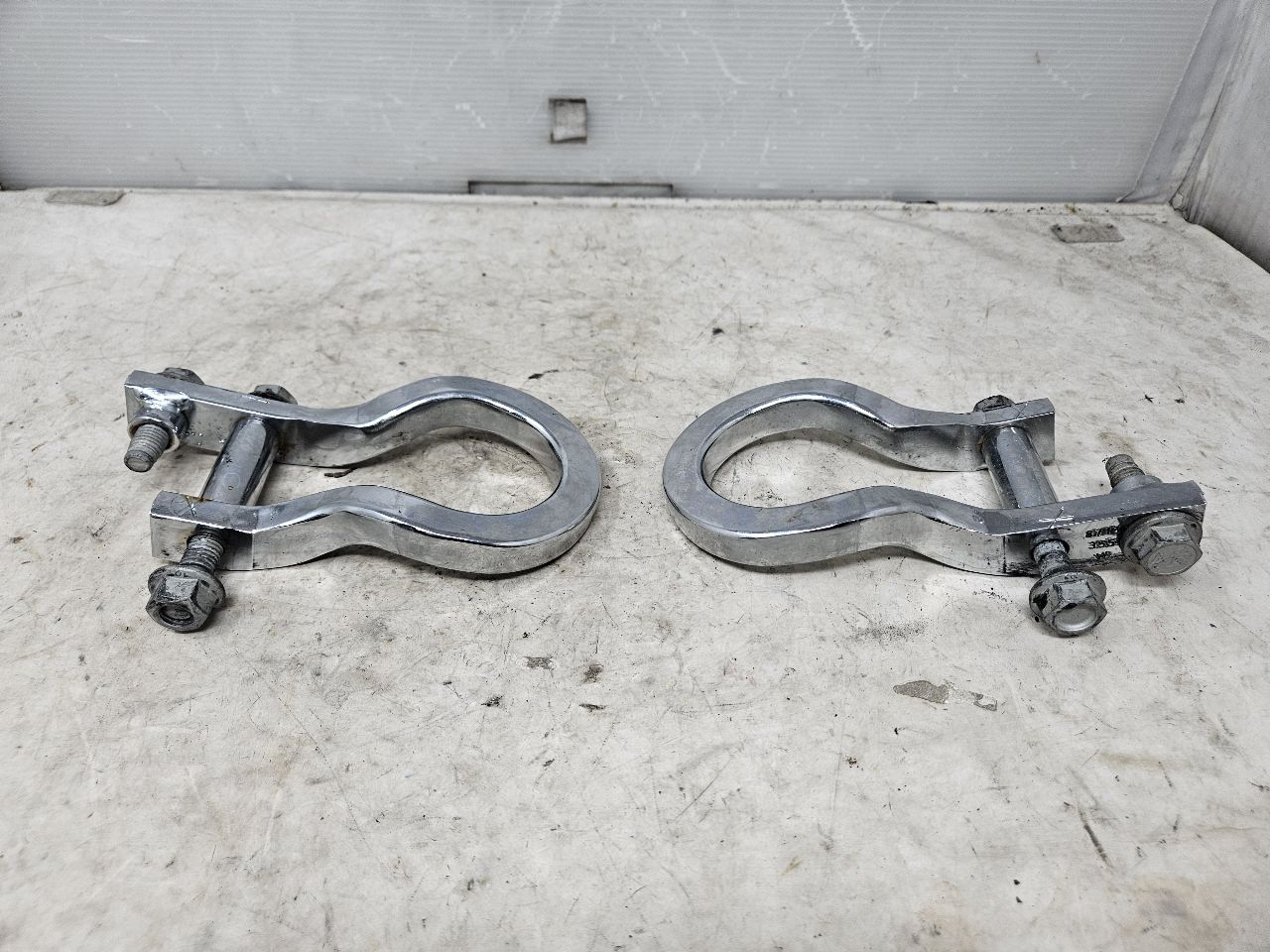 2020 SILVRDO15 OEM FRONT TOW HOOKS PAIR CHROME 31042 - image 10