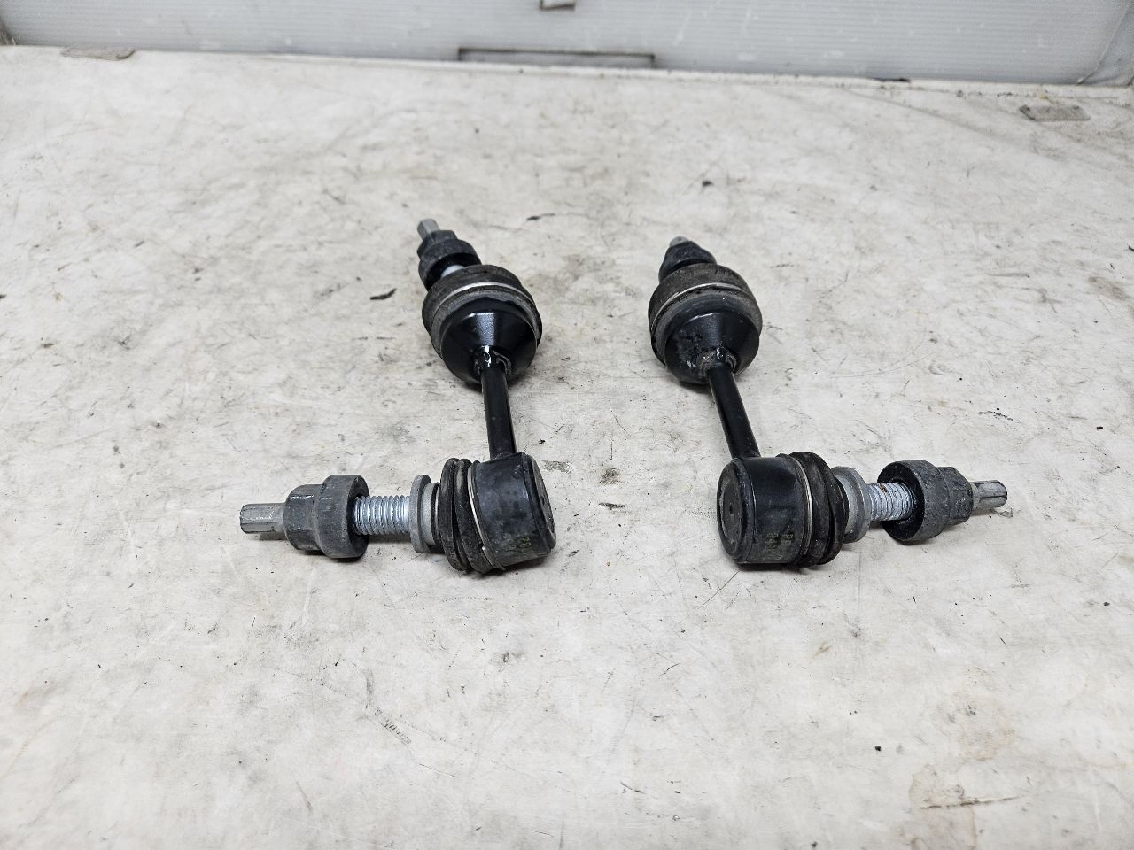 2020 SILVRDO15 FRONT SWAY BAR END LINKS PAIR LH RH 31047 - image 6
