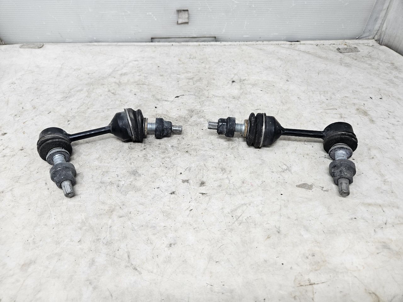 2020 SILVRDO15 FRONT SWAY BAR END LINKS PAIR LH RH 31047 - image 8